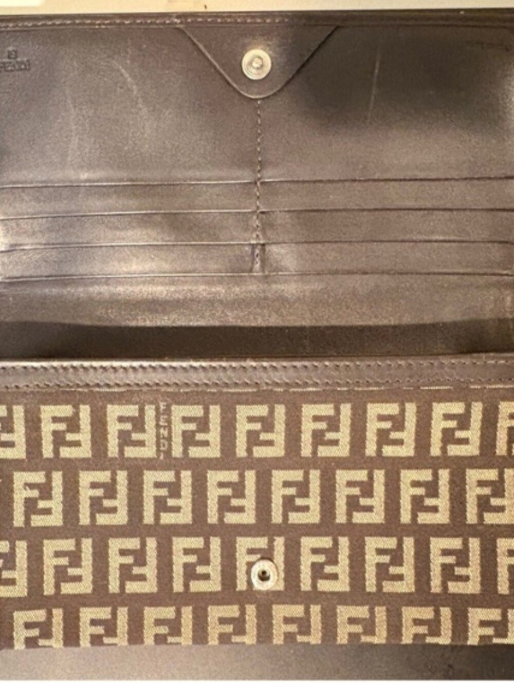 Fendi Wallet w/COA - Picture 3 of 8